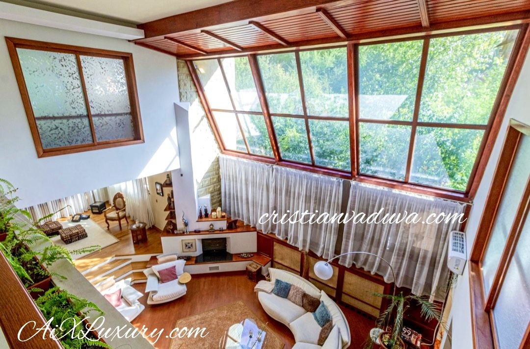 A Prestigious Opportunity for Business Visionaries: Transform This Luxury Villa into Your Dream Venture 4