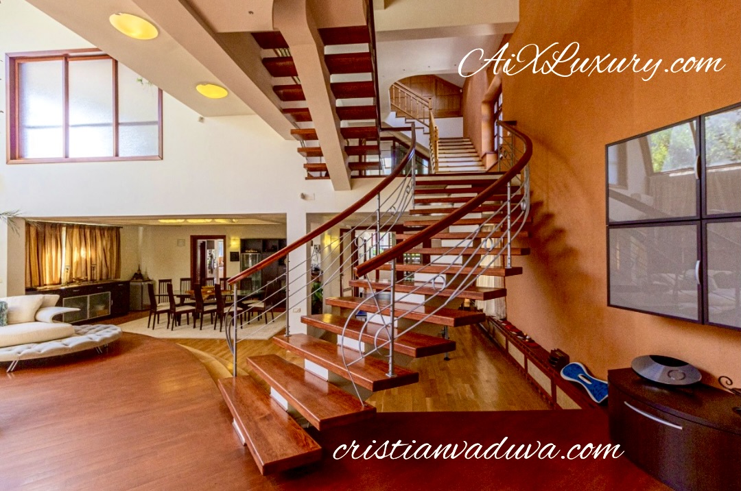 A Prestigious Opportunity for Business Visionaries: Transform This Luxury Villa into Your Dream Venture 5