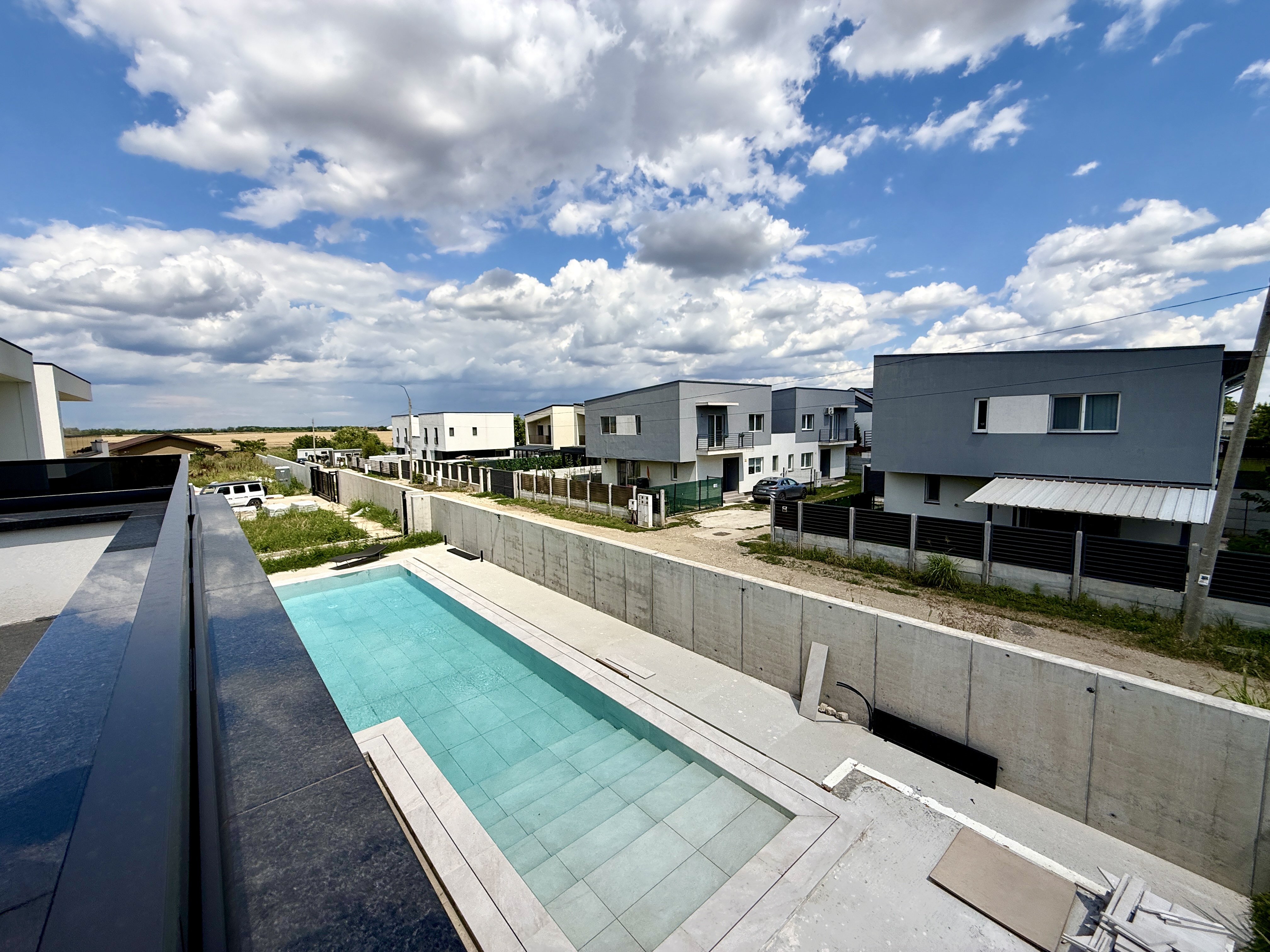 Modern Luxury Residence Miami-Inspired Minimalist Design 2