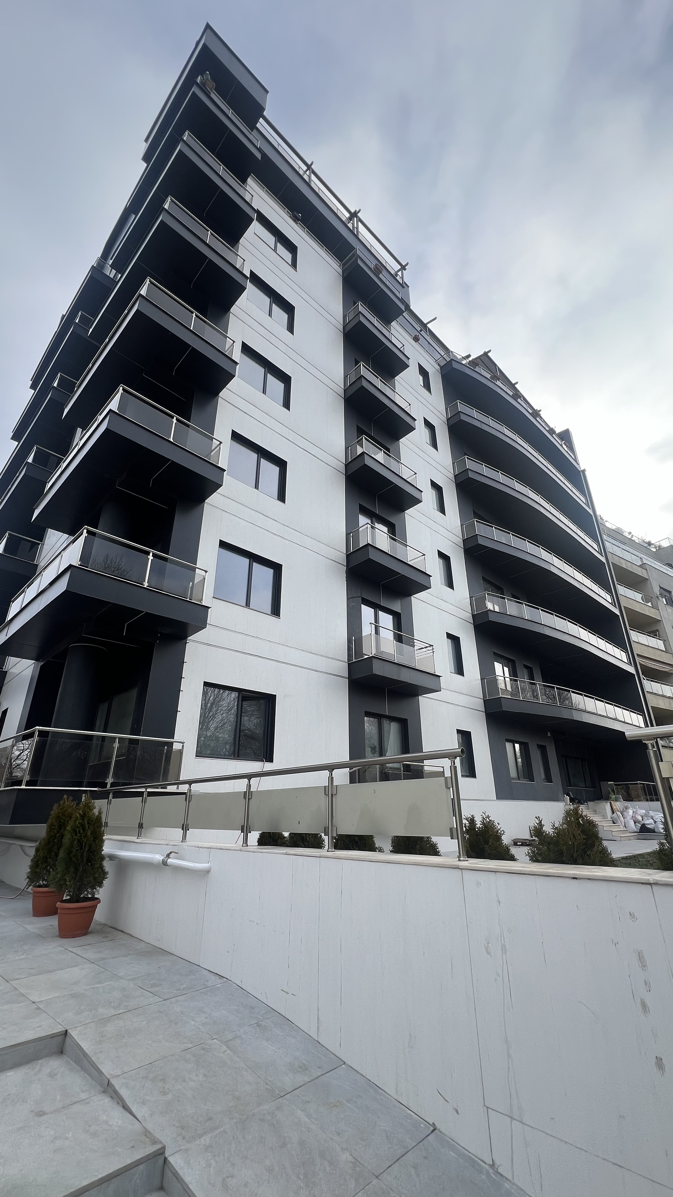 Experience the ideal mix of city life and serenity in an elite residential development 4