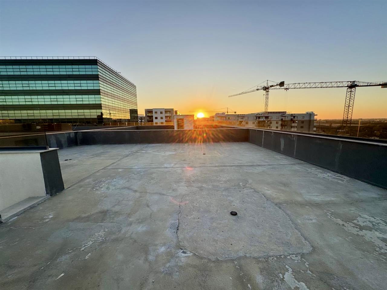 Own the Sky in Pipera – Luxurious Penthouse Masterpiece! 5